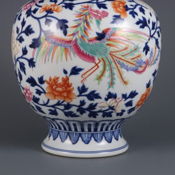 Qing Dynasty Qianlong period blue and white powder enamel double phoenix peony pattern vase - Image 3