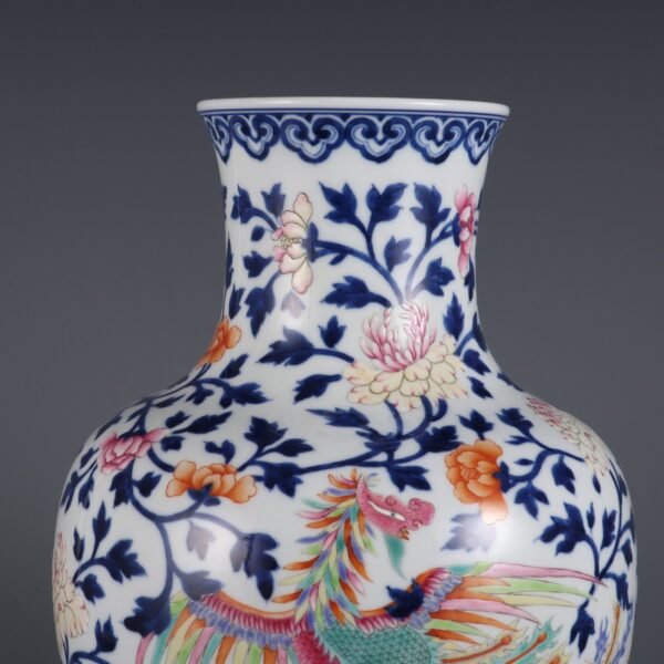 Qing Dynasty Qianlong period blue and white powder enamel double phoenix peony pattern vase - Image 4