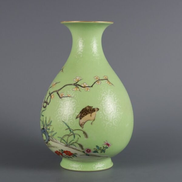 Qing Dynasty Qianlong Period Green Ground Peeled Flower Pink Living and Working Jade Pot Spring Vase - Image 2