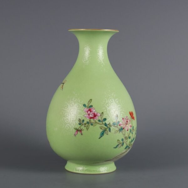 Qing Dynasty Qianlong Period Green Ground Peeled Flower Pink Living and Working Jade Pot Spring Vase - Image 4