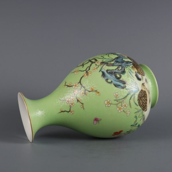 Qing Dynasty Qianlong Period Green Ground Peeled Flower Pink Living and Working Jade Pot Spring Vase - Image 8