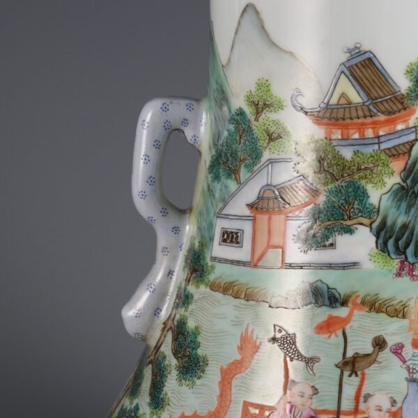 Qing Dynasty Qianlong period pink enamel one-ear vase with a hundred children pattern - Image 6