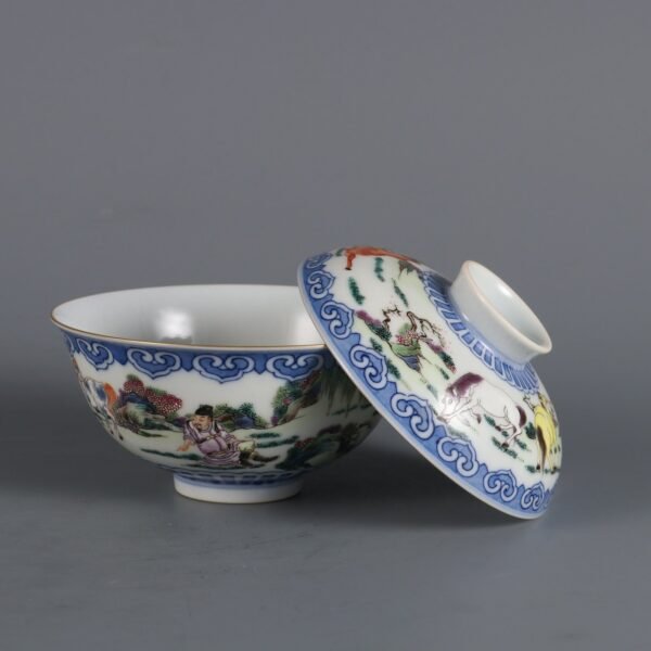 Qing Dynasty Qianlong period blue and white with pink enamel horse-raising pattern covered bowl - Image 5