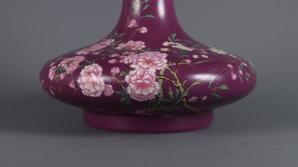 Qing Yongzheng Emperor's purple ground pink enamel butterfly pattern beetle vase - Image 3