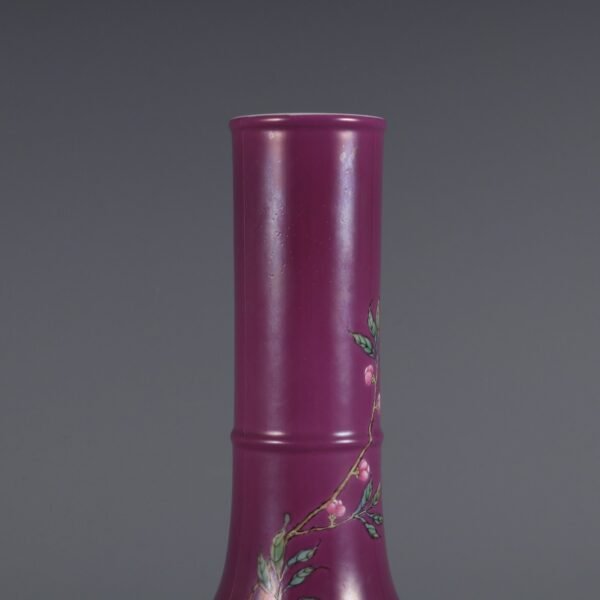 Qing Yongzheng Emperor's purple ground pink enamel butterfly pattern beetle vase - Image 6