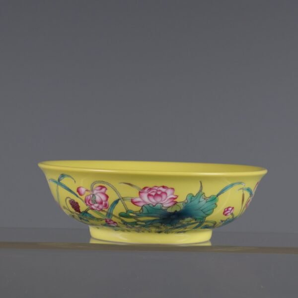 lotus-patterned bowl made by Emperor Kangxi of the Qing Dynasty - Image 3