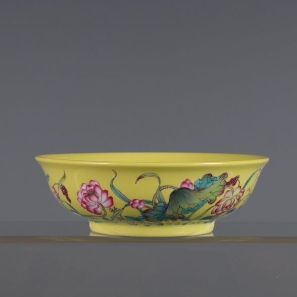 lotus-patterned bowl made by Emperor Kangxi of the Qing Dynasty - Image 2