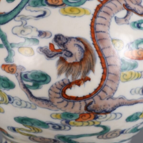 Doucai Cloud Dragon Pattern Gourd Vase Made in the Qianlong Period of the Qing Dynasty - Image 8
