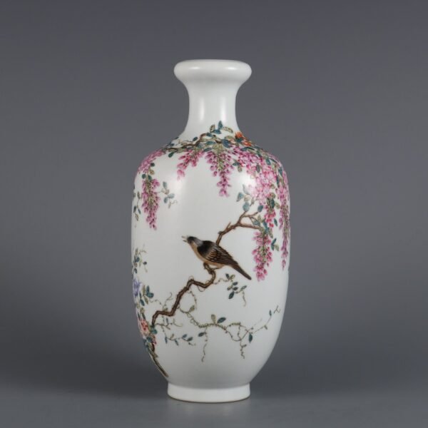 Qing Guangxu Period Famille rose flower and bird pattern appreciation vase