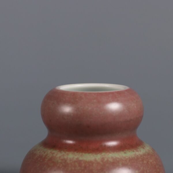 A pair of red gourd washbasins with cowpeas made in the Yongzheng period of the Qing Dynasty - Image 5