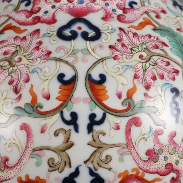 Qing Dynasty Qianlong period blue and white with pink double phoenix play flowers blessing ear vase - Image 9