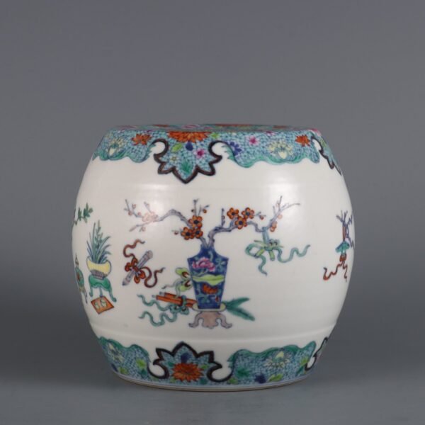 A pair of Doucai Bogutu embroidered cushions made in the Yongzheng period of the Qing Dynasty - Image 3