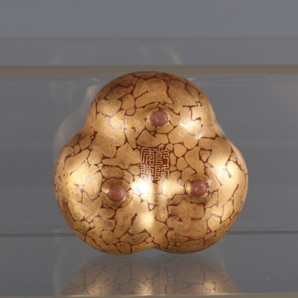 melon-shaped water washbasin made in the Qianlong period of the Qing Dynasty - Image 5