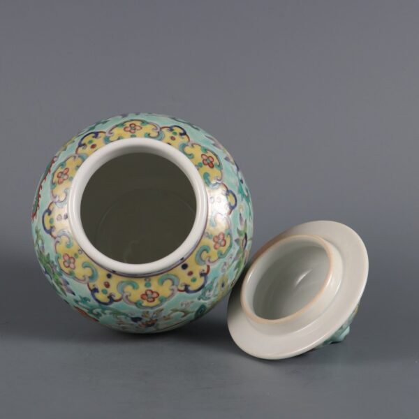 Qing Dynasty Qianlong Period Turquoise Green Doucai Dragon and Phoenix Covered Jar - Image 9