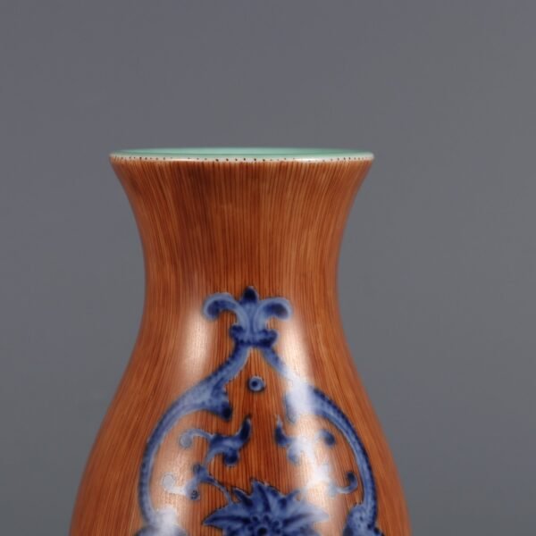 Qing Yongzheng Period Blue and White Kuifeng with Bamboo Pattern Glaze Small Vase - Image 5
