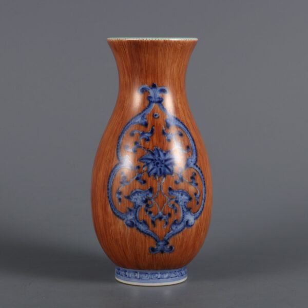 Qing Yongzheng Period Blue and White Kuifeng with Bamboo Pattern Glaze Small Vase