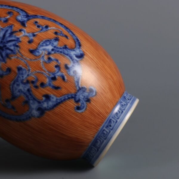 Qing Yongzheng Period Blue and White Kuifeng with Bamboo Pattern Glaze Small Vase - Image 4