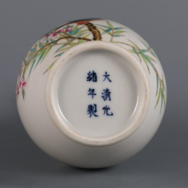 Qing Guangxu period famille rose flower and bird pattern vase - Image 8