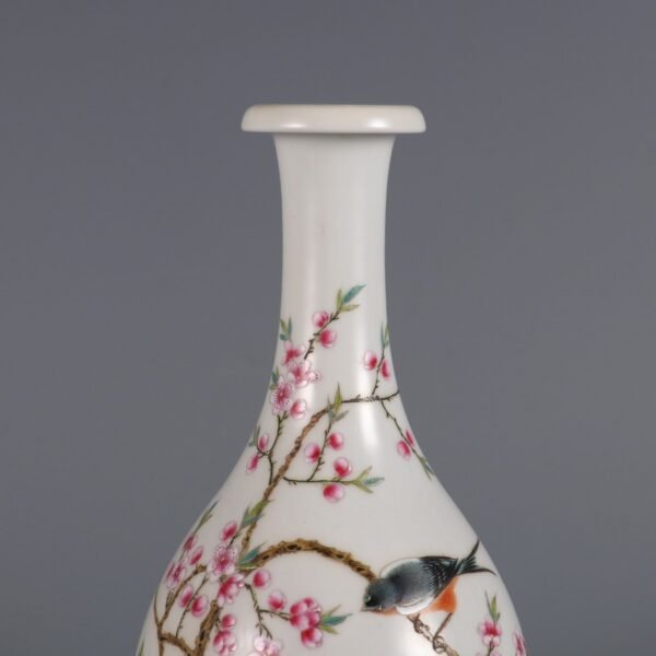 Qing Guangxu period famille rose flower and bird pattern vase - Image 6