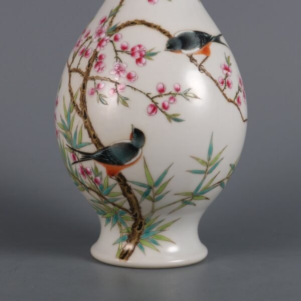 Qing Guangxu period famille rose flower and bird pattern vase - Image 5