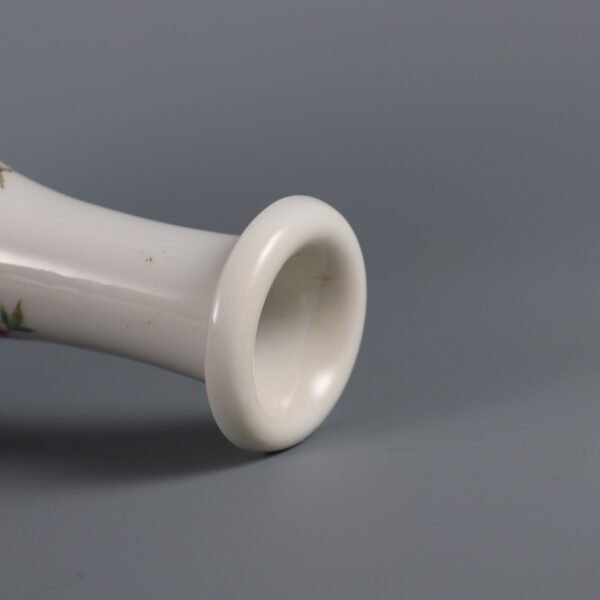 Qing Guangxu period famille rose flower and bird pattern vase - Image 4