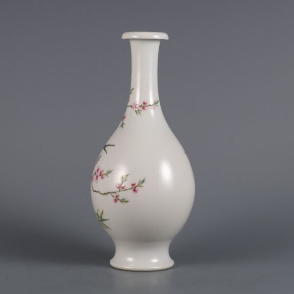 Qing Guangxu period famille rose flower and bird pattern vase - Image 2