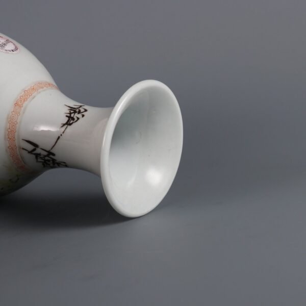 Qing Kangxi Period Five-color Figure Story Appreciation Vase - Image 4