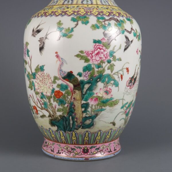 Qing Dynasty Qianlong period pink enamel five ethics double handle appreciation vase - Image 5