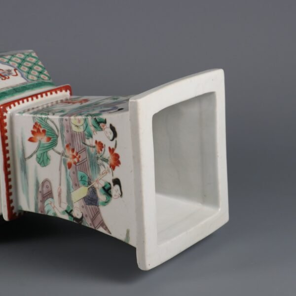 The size of the square vase with lotus-picking pattern made in Kangxi period of Qing Dynasty - Image 3