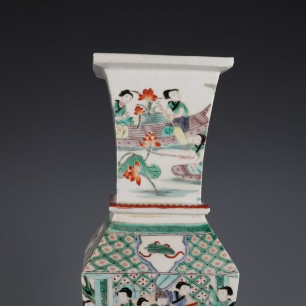 The size of the square vase with lotus-picking pattern made in Kangxi period of Qing Dynasty - Image 5