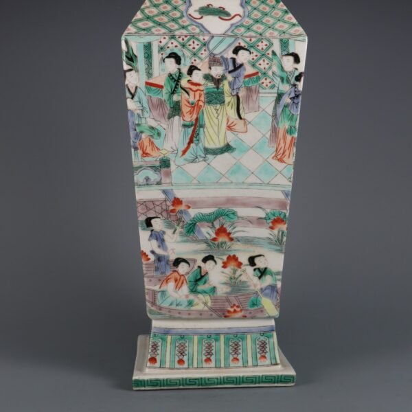 The size of the square vase with lotus-picking pattern made in Kangxi period of Qing Dynasty - Image 7