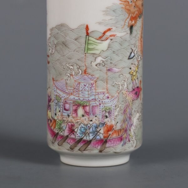 Qing Dynasty Yongzheng Period Famille Rose Children Playing Dragon and Phoenix Boat Snuff Bottle - Image 8