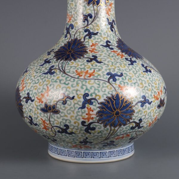 Qing Daoguang Period Blue and White Painted and Gold-painted Lotus Patterned Mustard Vase - Image 6