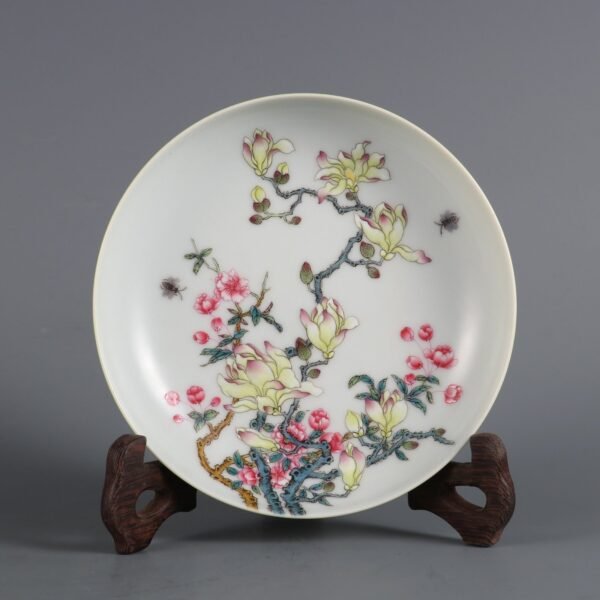 yellow glaze and magnolia flower pattern, made in the Yongzheng period of the Qing Dynasty - Image 7