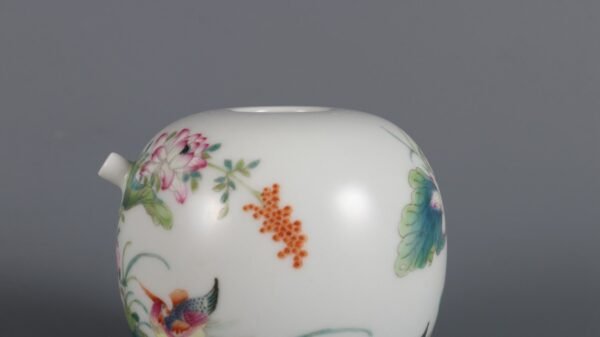 Qing Dynasty Yongzheng Period Pastel Lotus Pond Water Drop - Image 3