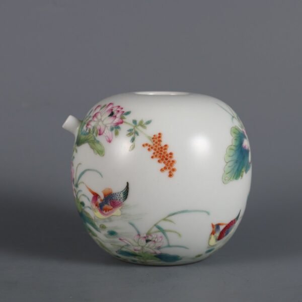 Qing Dynasty Yongzheng Period Pastel Lotus Pond Water Drop - Image 2