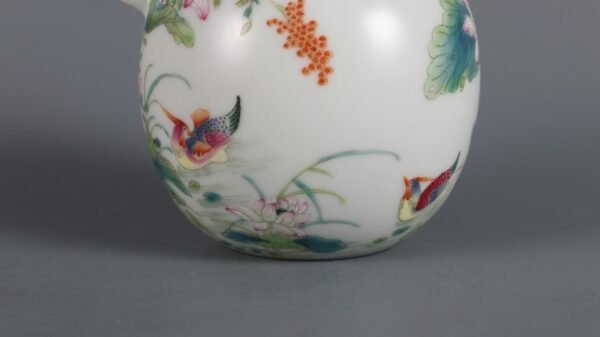 Qing Dynasty Yongzheng Period Pastel Lotus Pond Water Drop - Image 6