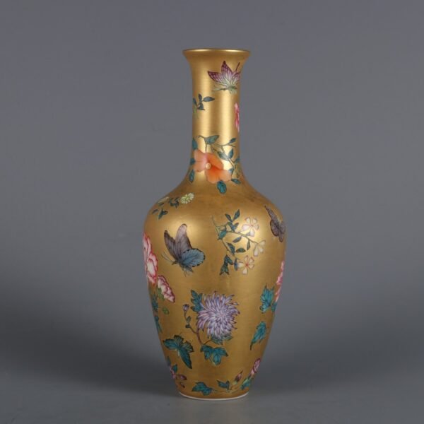 butterfly pattern in gold and pink enamel, made in the Yongzheng period of the Qing Dynasty - Image 4
