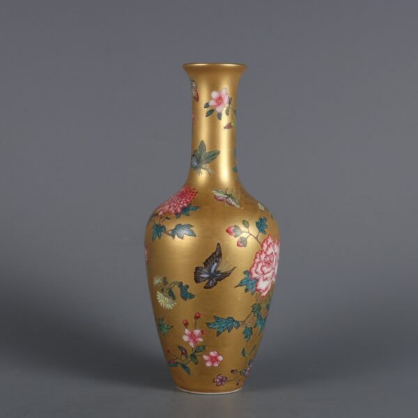 butterfly pattern in gold and pink enamel, made in the Yongzheng period of the Qing Dynasty - Image 2