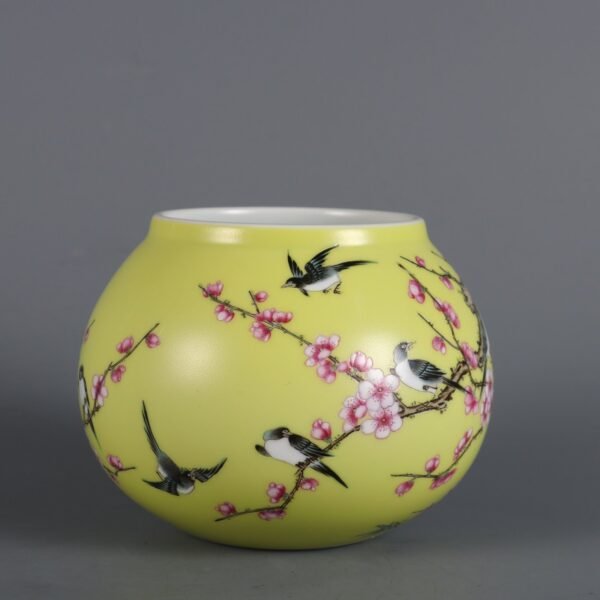 Qing Dynasty Yongzheng Period Yellow Ground Famille Rose Twelve Happiness Water Washing Machine - Image 4