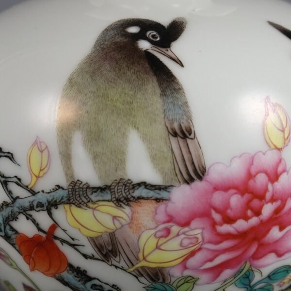 Qing Dynasty Yongzheng Period Famille Rose Flower and Bird Pattern Pomegranate Vase - Image 5