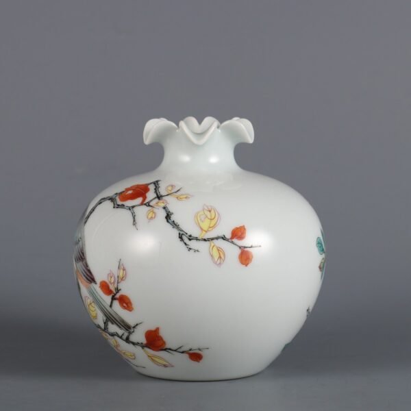Qing Dynasty Yongzheng Period Famille Rose Flower and Bird Pattern Pomegranate Vase - Image 3