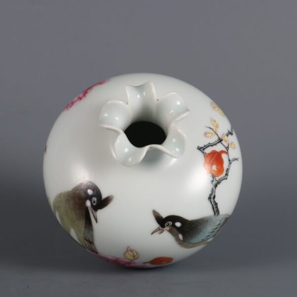 Qing Dynasty Yongzheng Period Famille Rose Flower and Bird Pattern Pomegranate Vase - Image 4