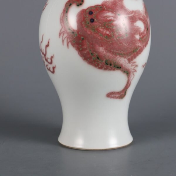 Small bottle with red dragon pattern made in Yongzheng Period of Qing Dynasty - Image 5