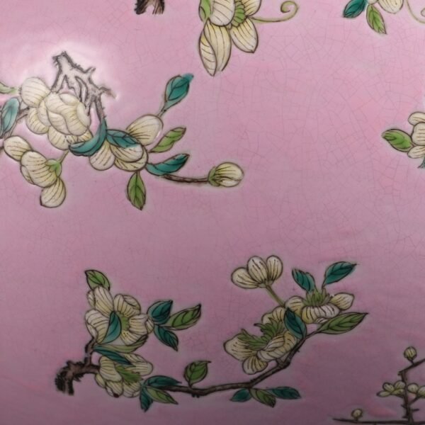 Rouge powder ground enamel flower pattern scroll jar made in the Qianlong period of the Qing Dynasty - Image 4