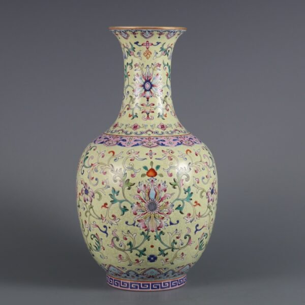 Qing Dynasty Qianlong period green ground famille rose passionflower pattern appreciation vase