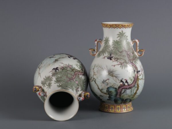 flower and bird pattern Ruyi ear vases made in the Qianlong period of the Qing Dynasty - Image 2