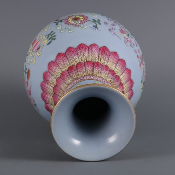 Qing Dynasty Qianlong period sky blue glaze with pink enamel eight treasures pattern - Image 3
