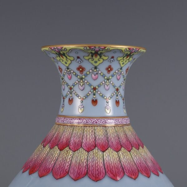 Qing Dynasty Qianlong period sky blue glaze with pink enamel eight treasures pattern - Image 7