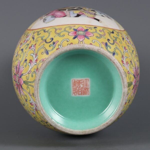 pomegranate vase with Three Kingdoms stories, made in the Qianlong period of the Qing Dynasty - Image 8